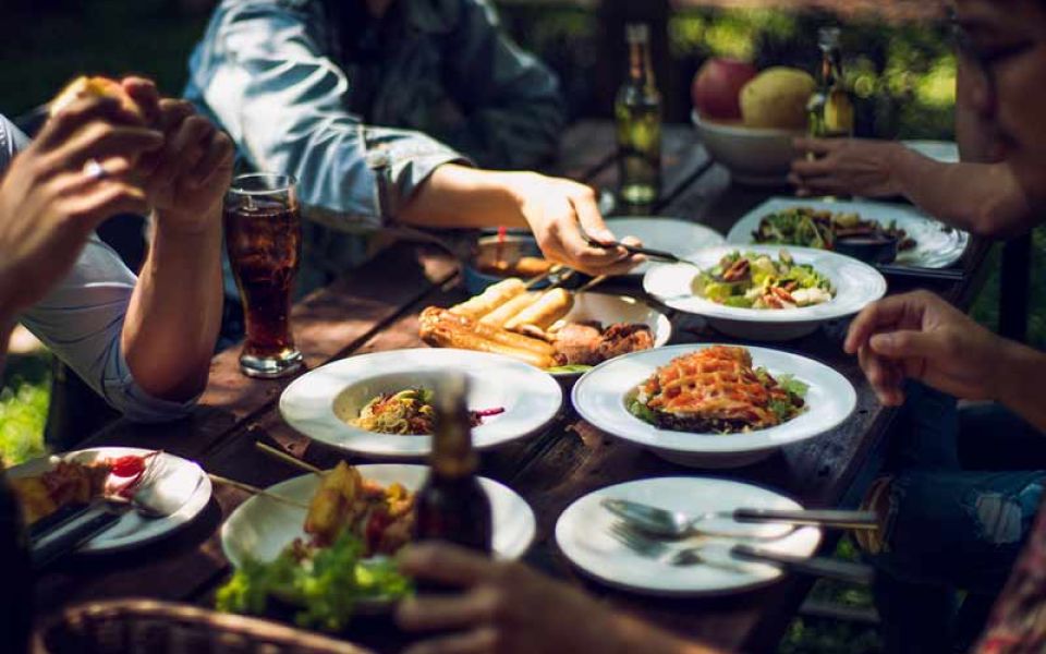 Al Fresco Socialising