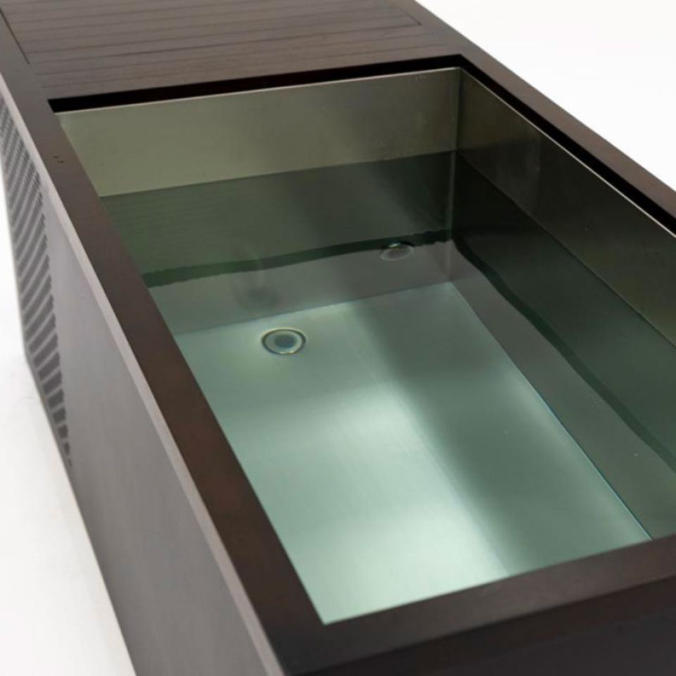 Crystal clear water in a Chill Tubs Original ice bath