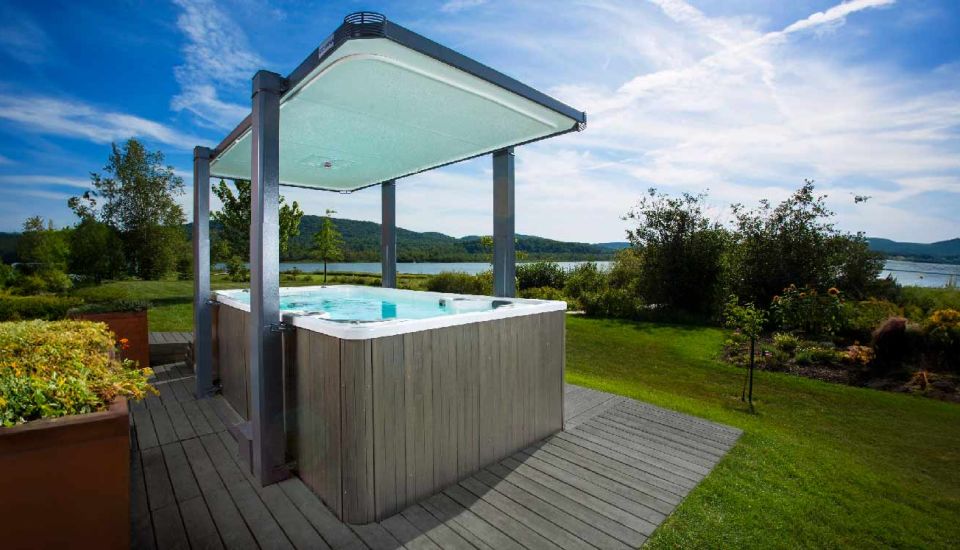 hot tubs outside